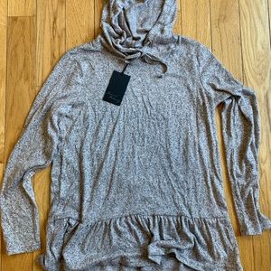 Jane and Delancey super soft hooded top. Small